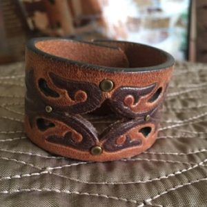 Leather cuff bracelet